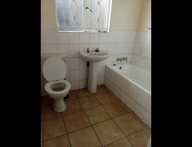 2 BEDROOM TOWNHOUSE FOR SALE IN ORMONDE